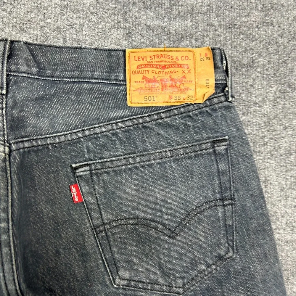Levi's‎ 501 Jeans Men's Gray Denim Straight Pockets Button Fly Classic - 38X30
